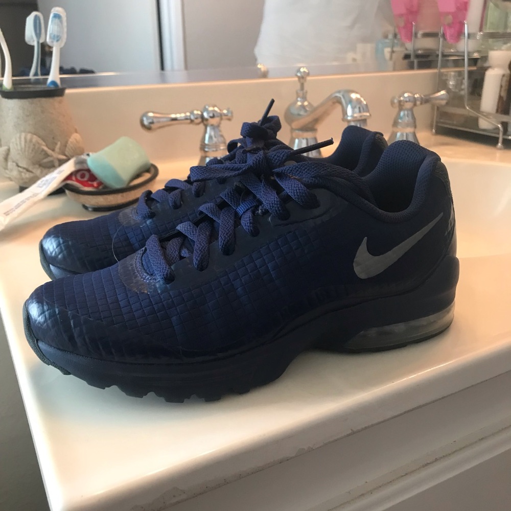 Nike air max invigor